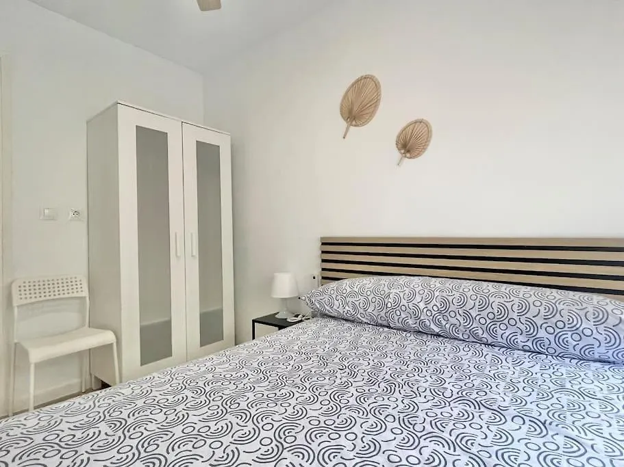 Apartment 3 Habitaciones, Terraza Y A 200 Metros De La Playa Malaga Spain