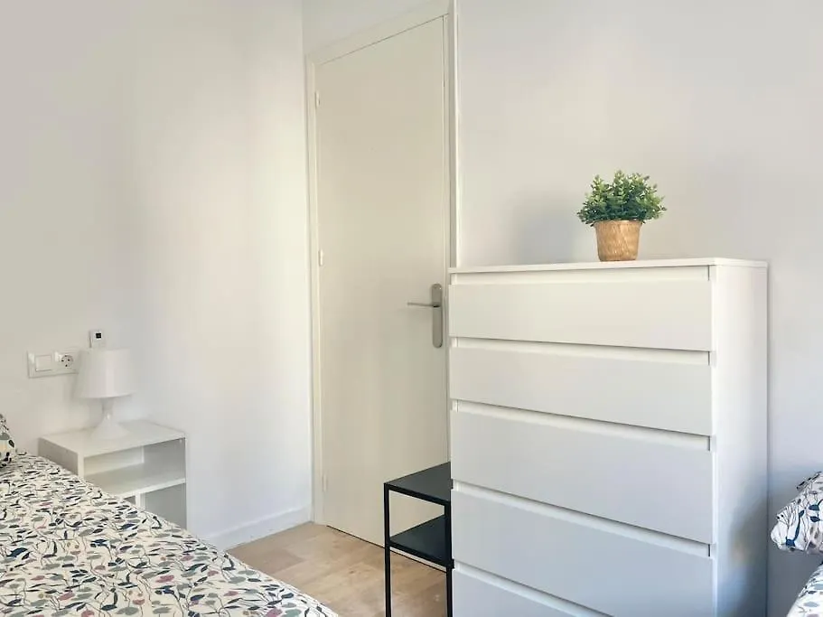 3 Habitaciones, Terraza Y A 200 Metros De La Playa Malaga 0*,