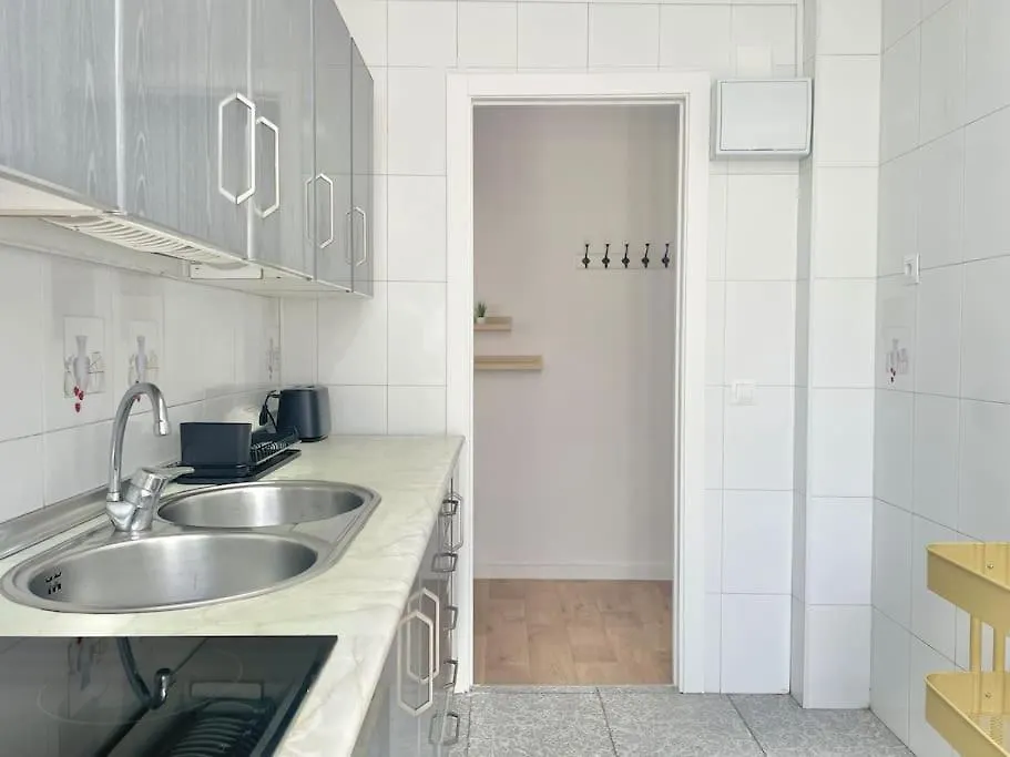 3 Habitaciones, Terraza Y A 200 Metros De La Playa 말라가