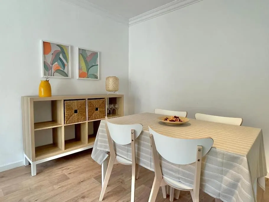 3 Habitaciones, Terraza Y A 200 Metros De La Playa 말라가 0*,  스페인