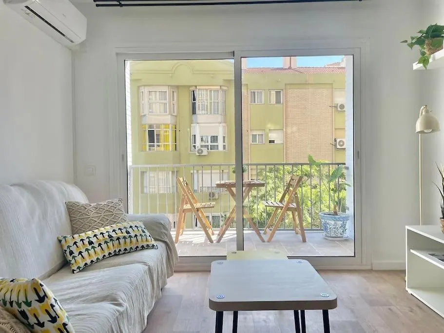 3 Habitaciones, Terraza Y A 200 Metros De La Playa 말라가 아파트